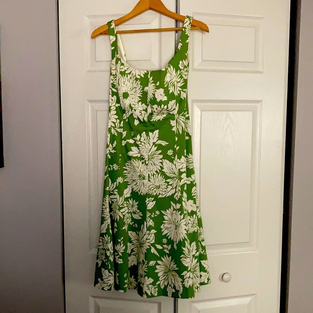 Size 14 green & white A-line midi dress